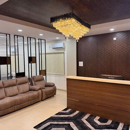Hotel Apex Inn Hyderabad Airport ภายนอก รูปภาพ
