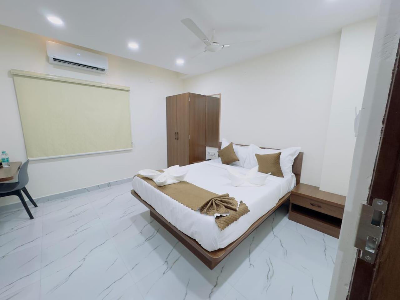 Hotel Apex Inn Hyderabad Airport ภายนอก รูปภาพ