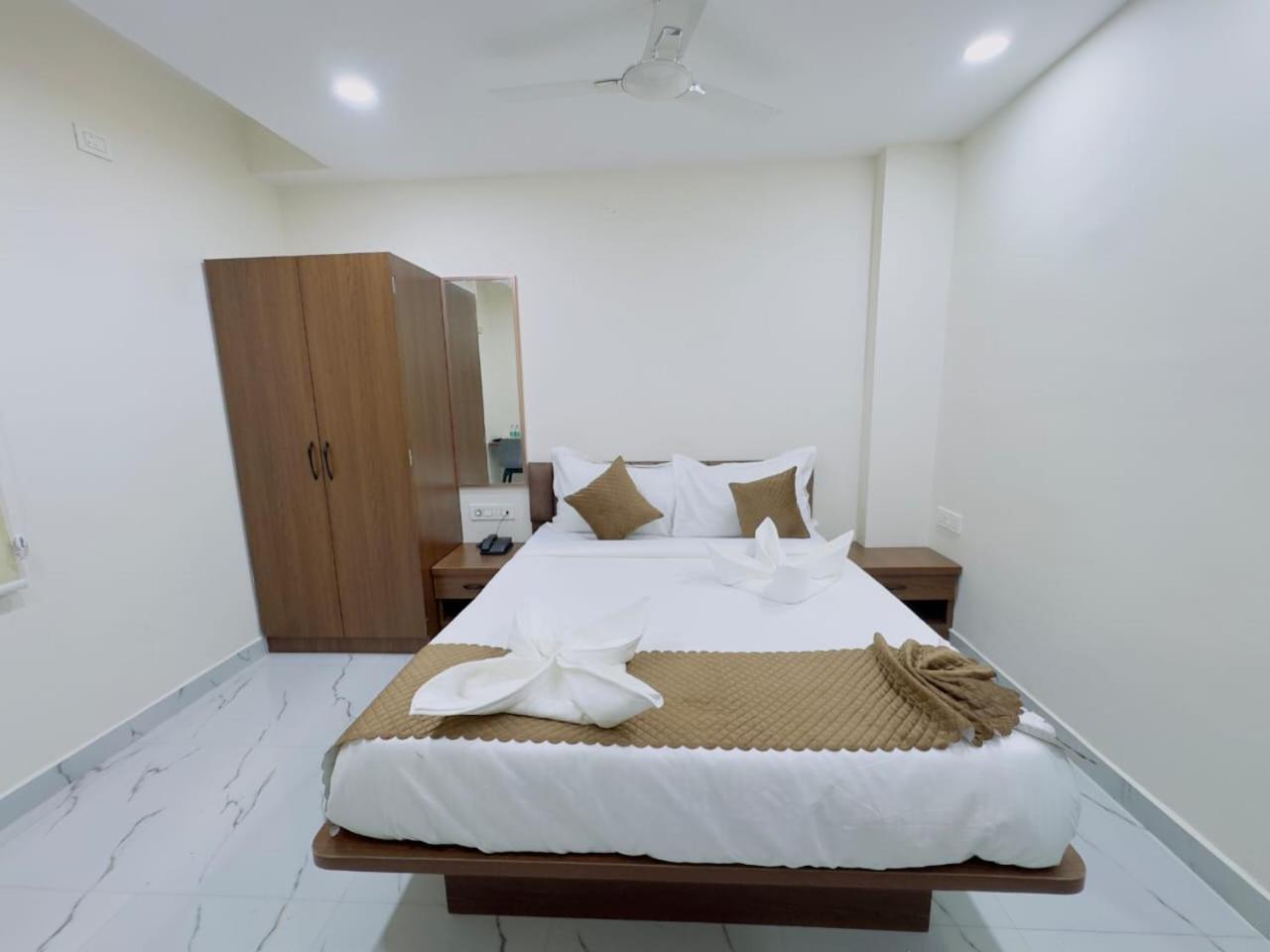 Hotel Apex Inn Hyderabad Airport ภายนอก รูปภาพ